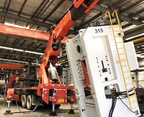 苏州姑苏附近随车吊出租，轻松解决运输难题