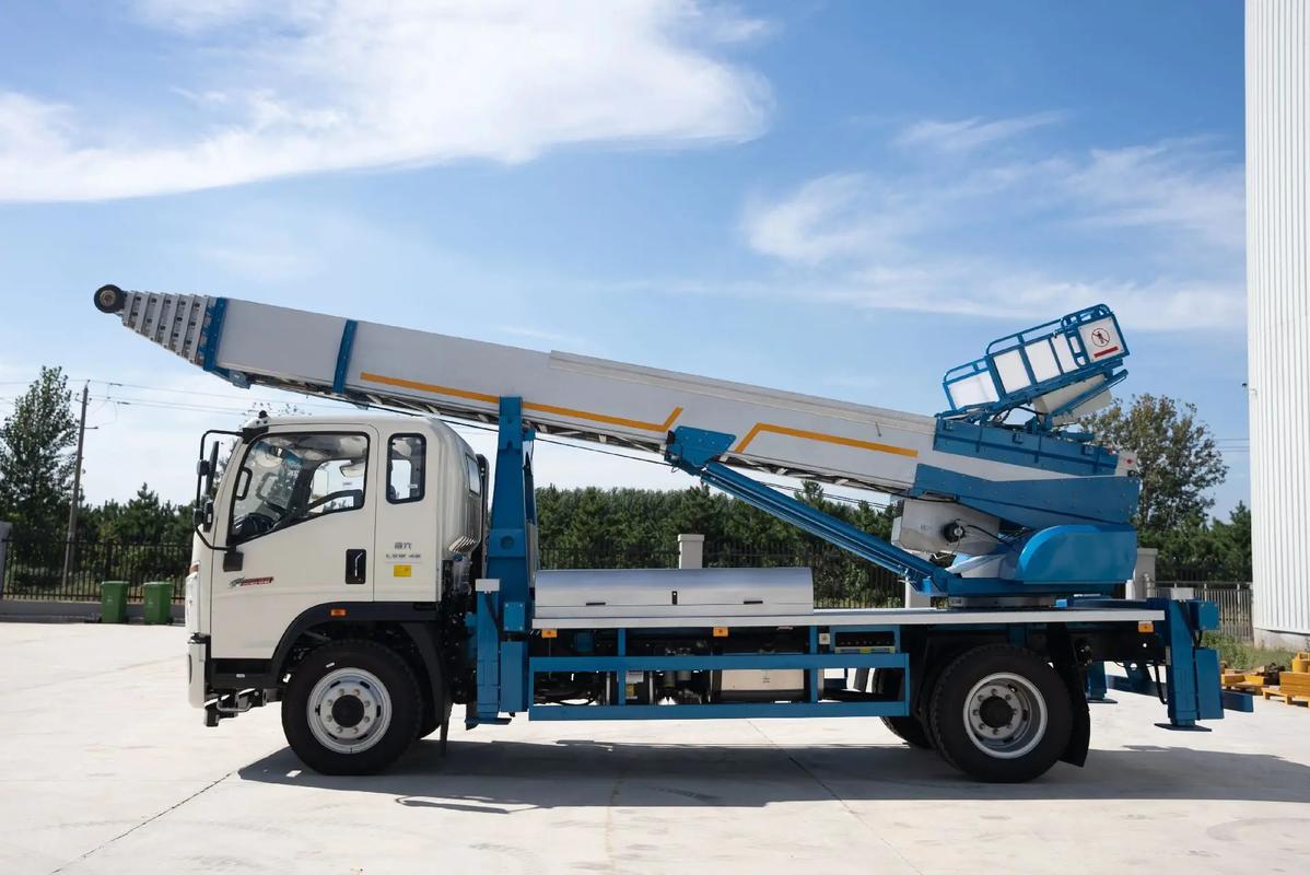 苏州姑苏云梯上料车租赁费用