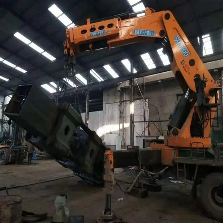 苏州姑苏130吨折臂吊车出租吊机租赁附近电话